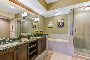 Combined shower/bathtub, hair dryer, towels, soap - Affordable Luxury Oceanview 3/2 @ Hali'i Kai 8H-Family Friendly!  (Waikoloa Resort)