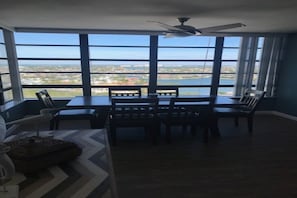 Dining - Magnificent beach front condo on the Gulf of Mexico (Marco Island)
