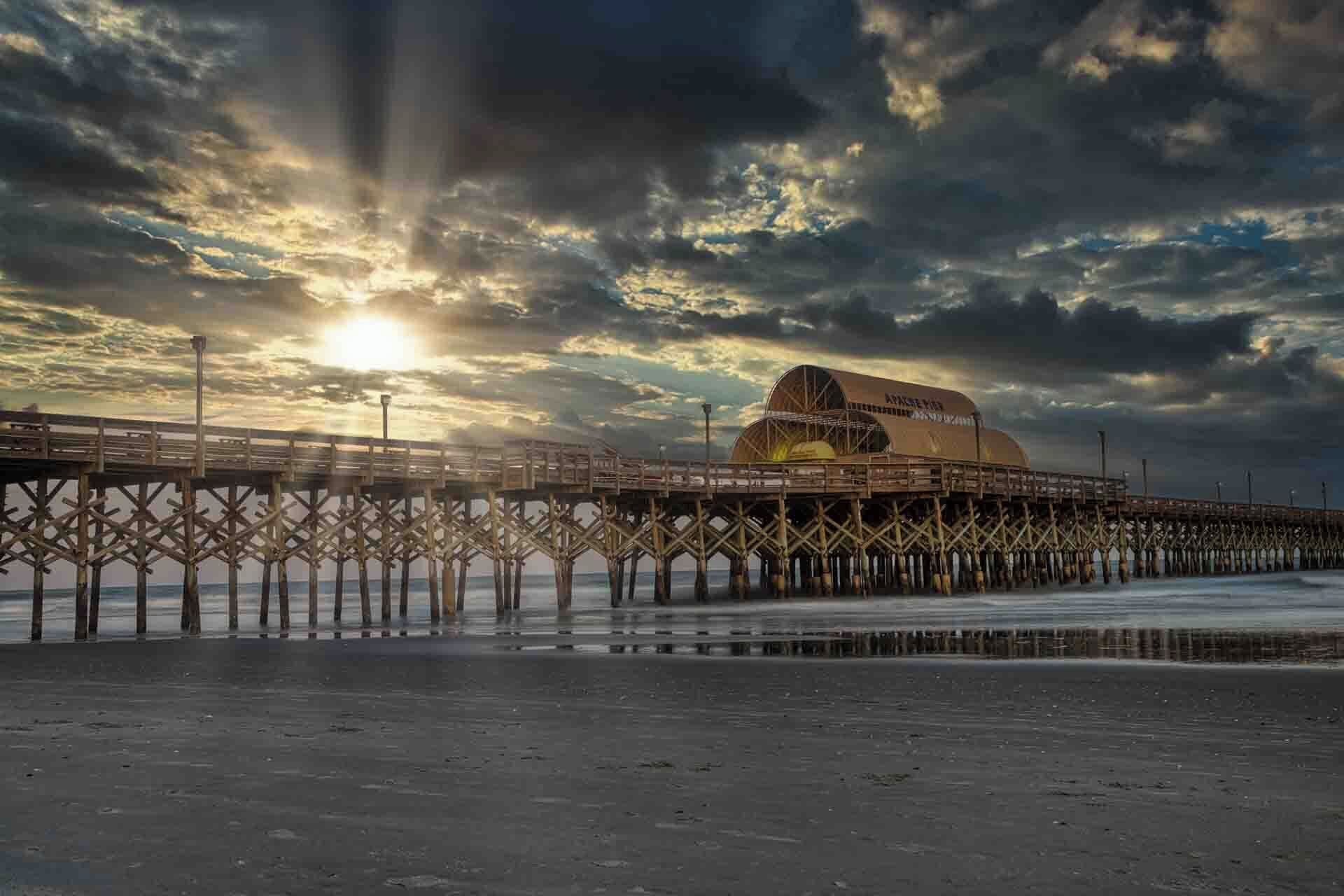 ビーチ、サンラウンジャー