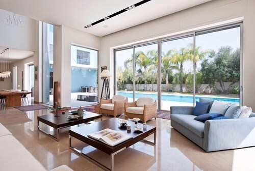 Luxurious villa with fenced swimming pool in the Caesarea Golf area 