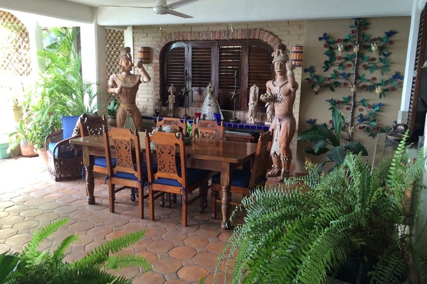 Dining area completely open to balcony area