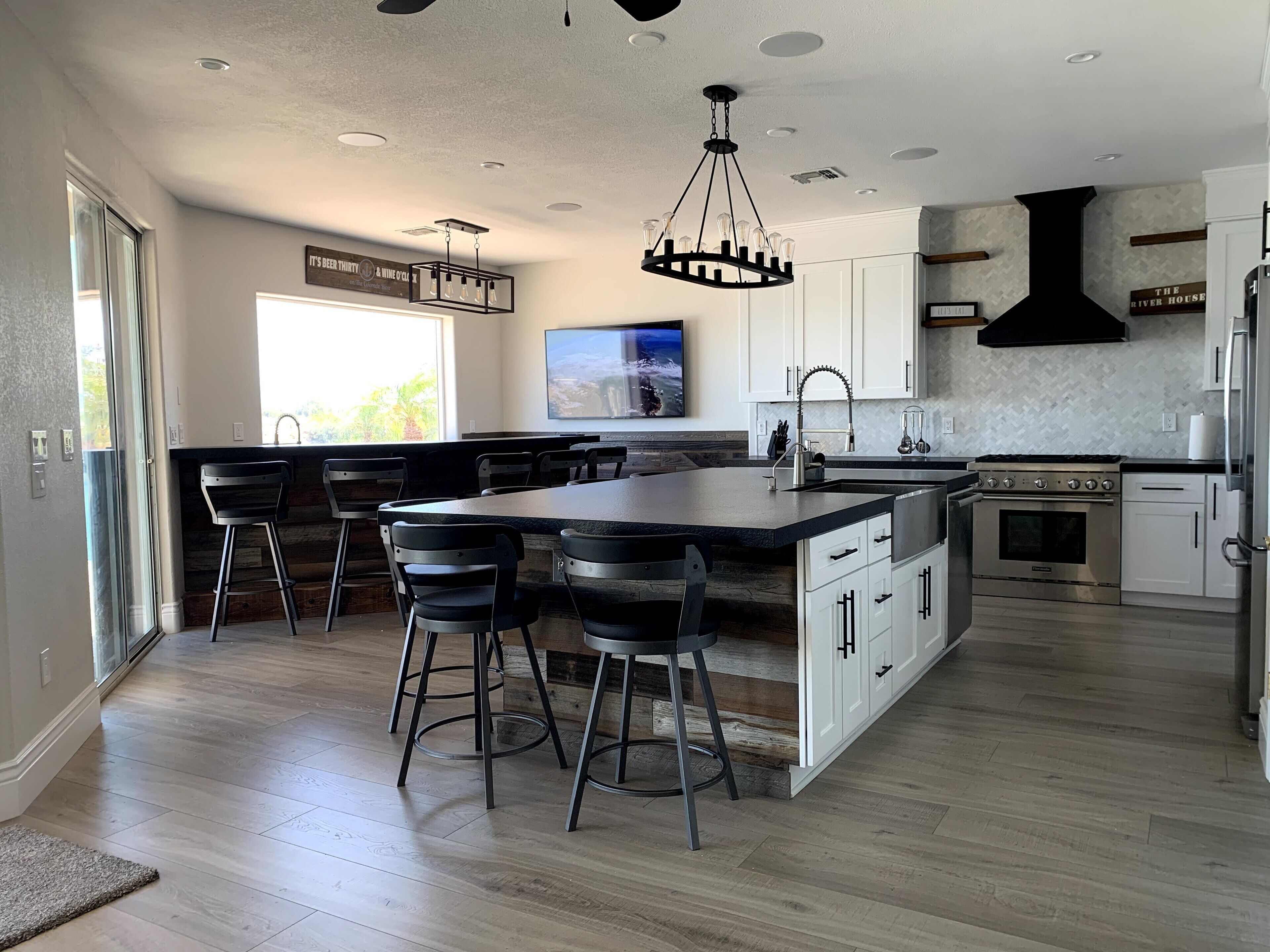 5 Bedroom 6 Bath large waterfront home with dock - Amazing location!