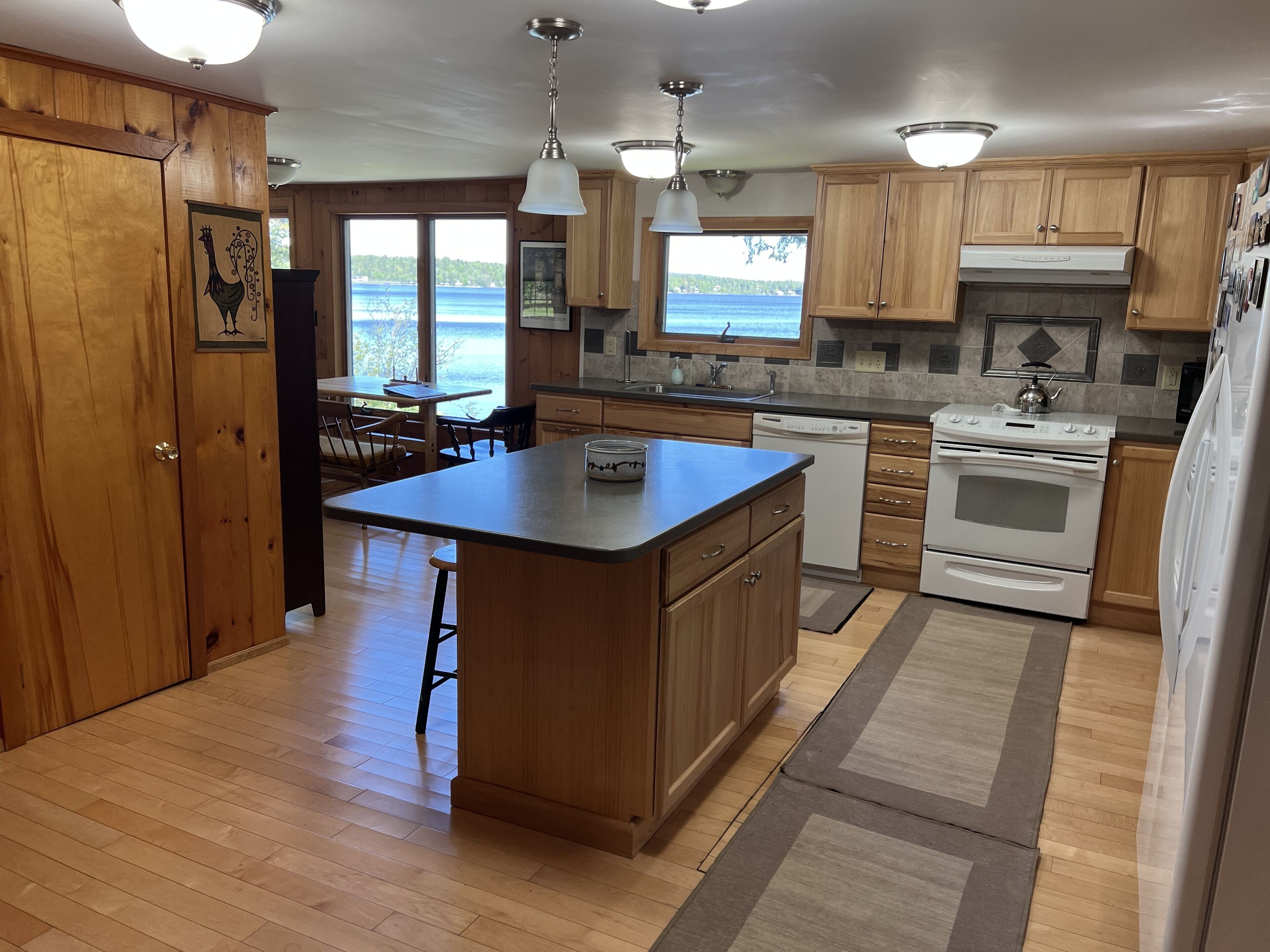 Lakefront-4 Season - Northern Maine Cottage