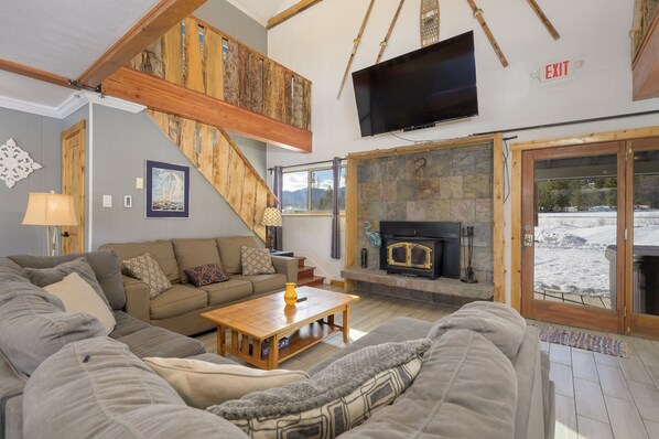 Smart TV, fireplace, video games, table tennis