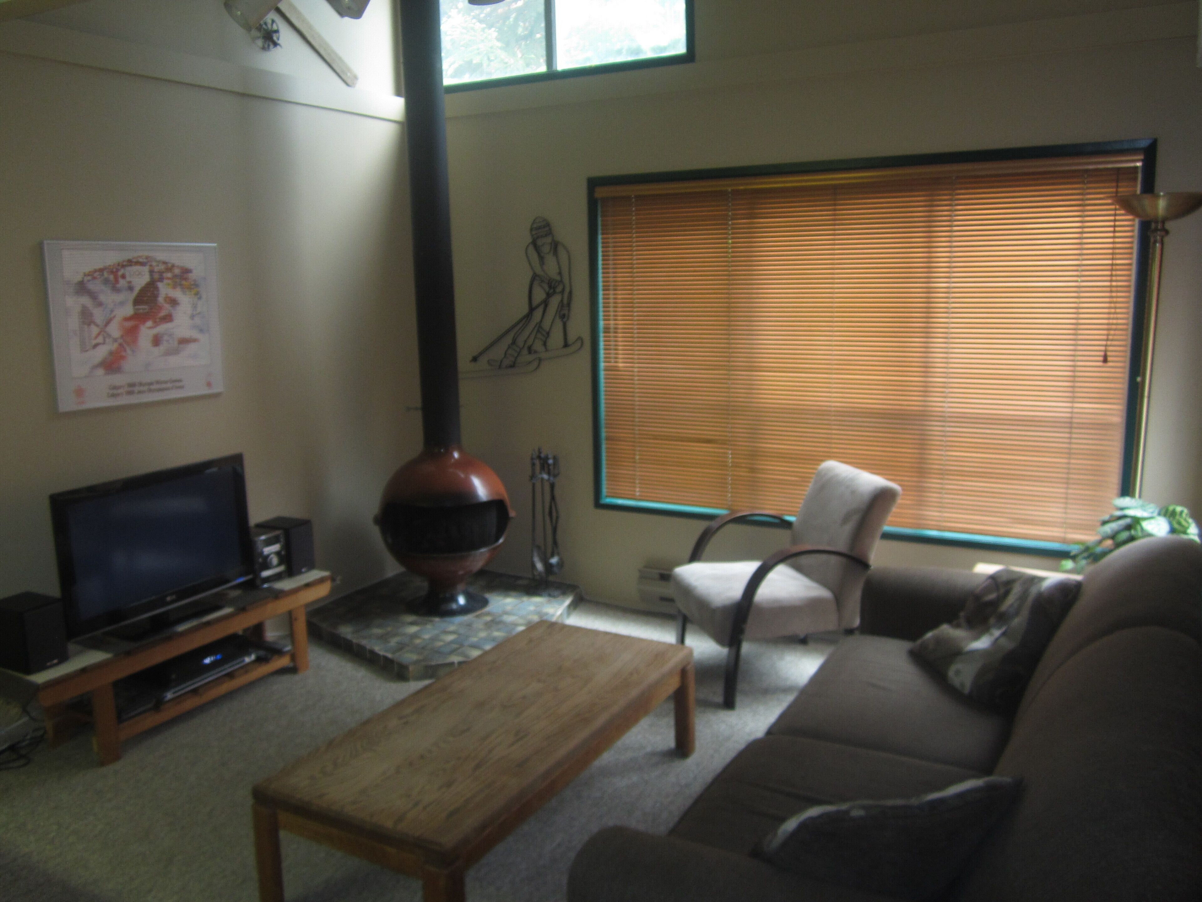 Whistler 4 Min walk to Gondola!, Quiet 1 bedroom, FREE PARKING!