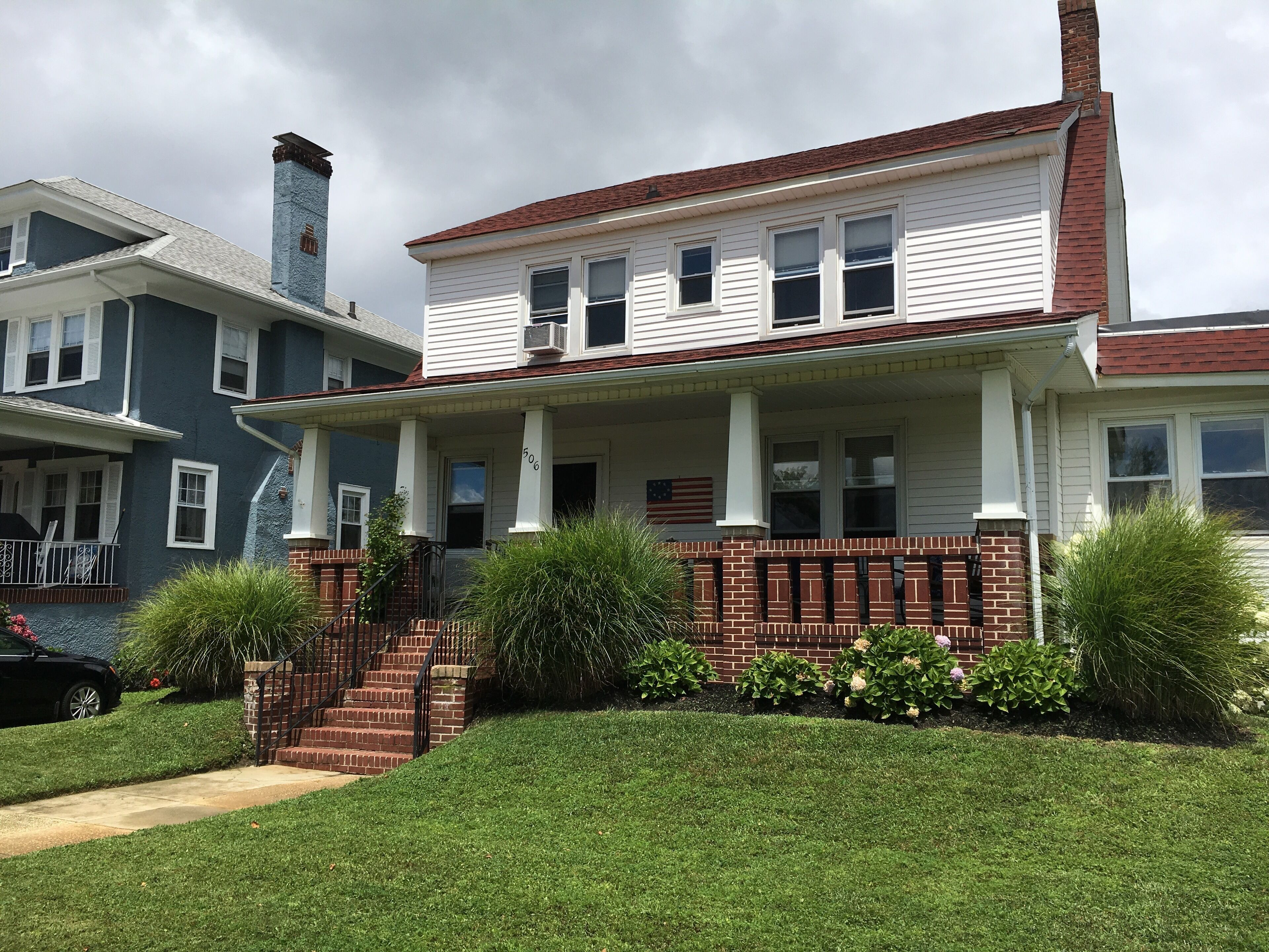 4BR 2.5 Bath, Spacious, Lakefront Home - Beautiful, Relaxing Front Porch!