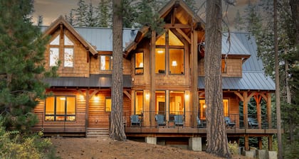 Cabine / maison de luxe spacieuse, bain à remous privé, cadre spectaculaire sur le lac Tumalo à Bend, Oregon