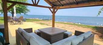 Lakefront Home on Beautiful Lake Ontario, près de Niagara Falls 