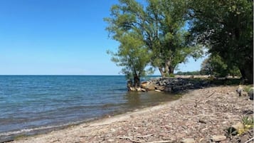 Beach nearby, beach towels