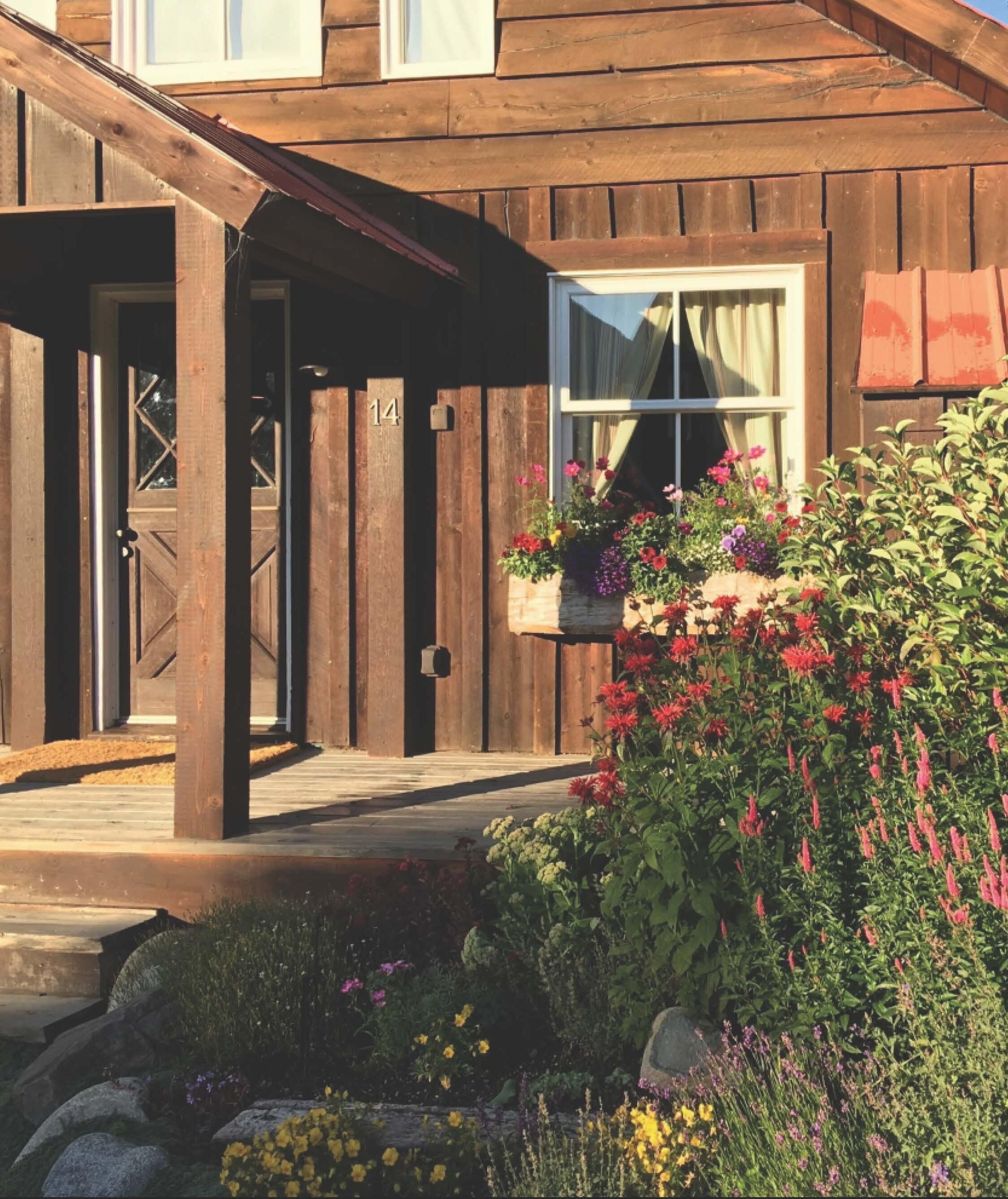 Couples retreat with European charm - central yet quiet on Coal Creek