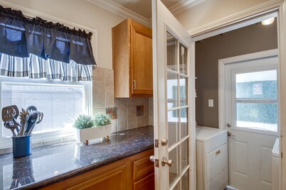 Private 2-Bedroom Bungalow Bliss in North Park! Walking distance to everything! 