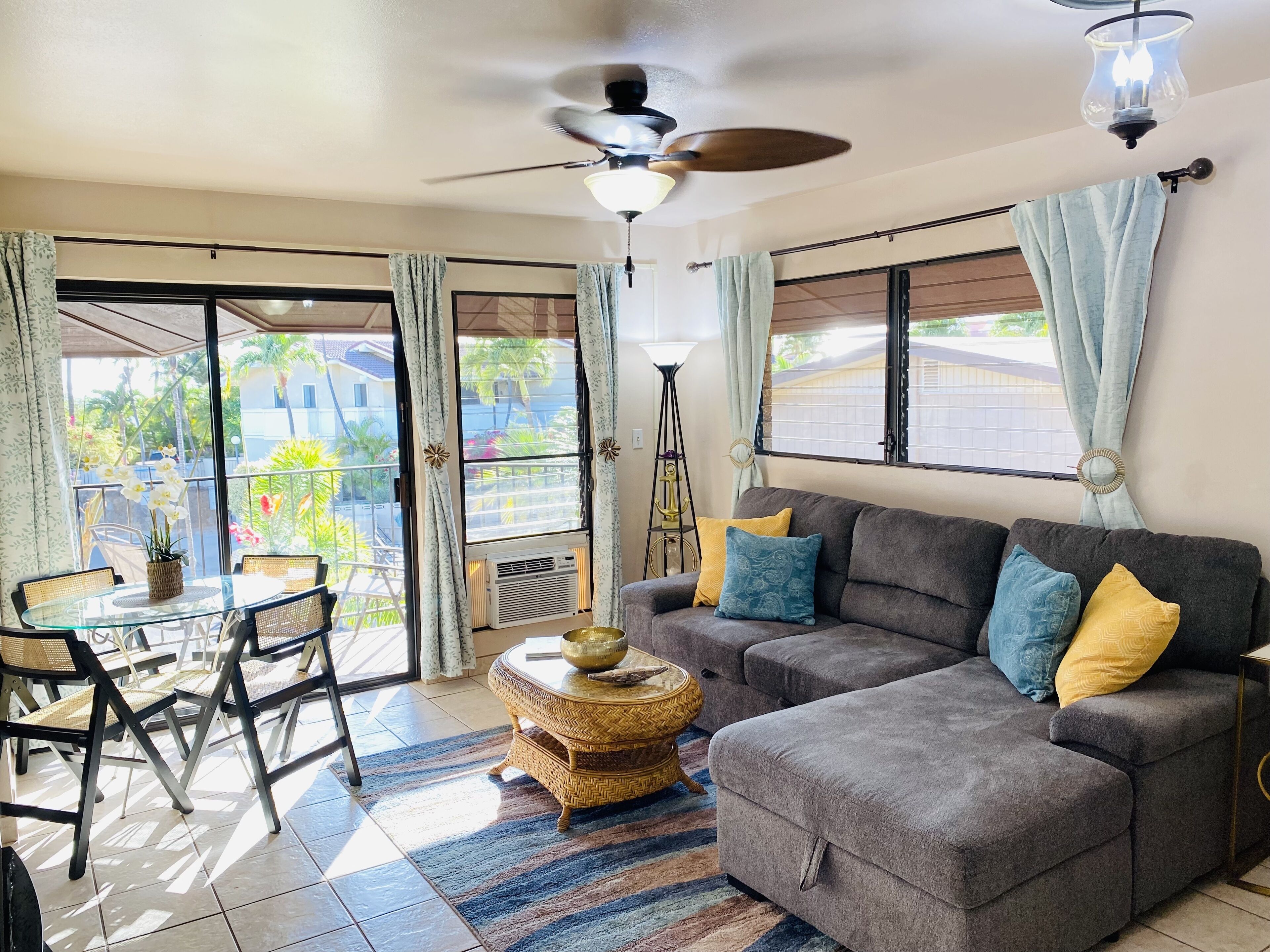 Maui Special!! 2BDRM/2BA Ocean View and Convenient Location