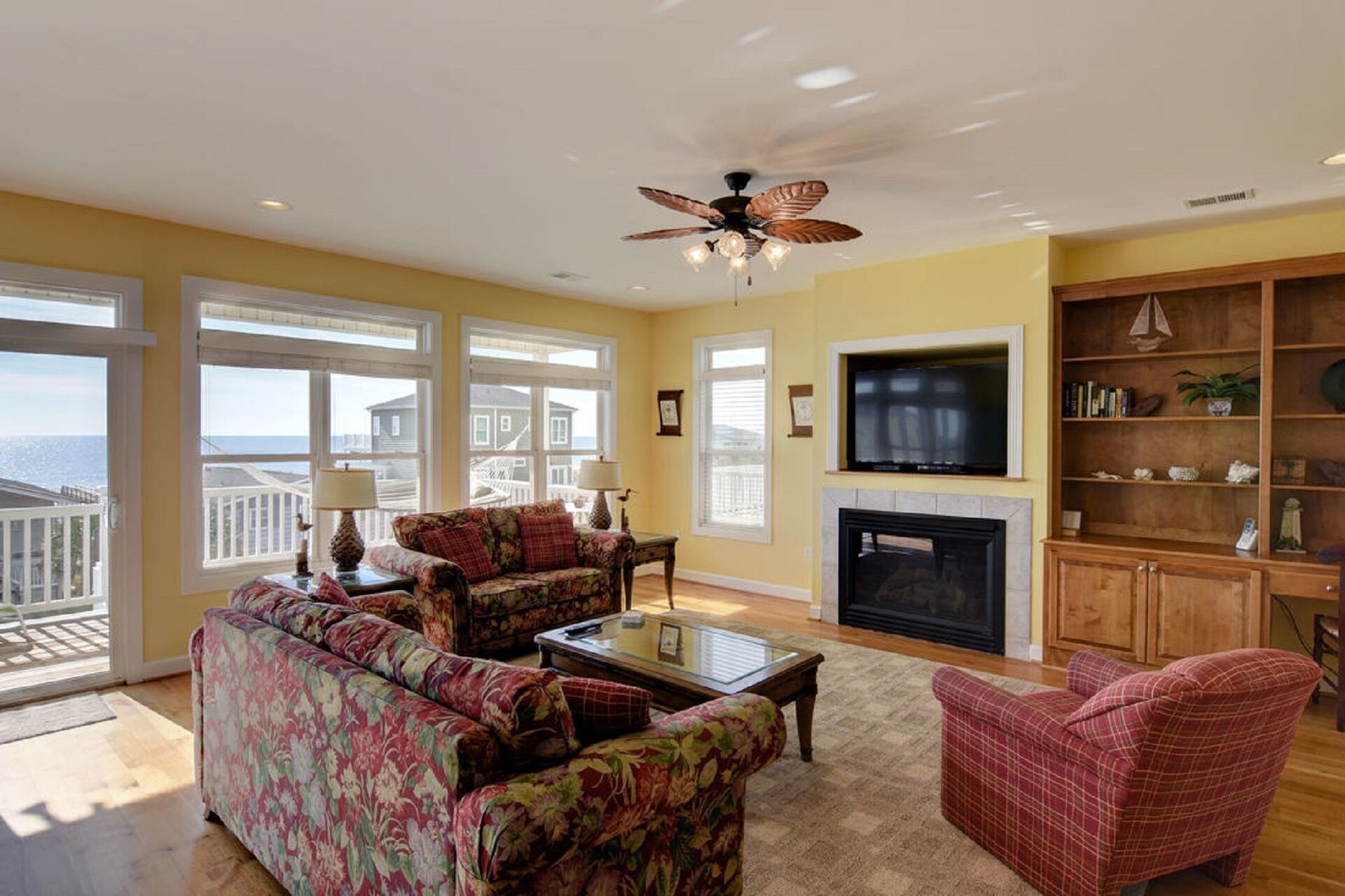 Gorgeous Views! Pool, Porches, Swings and Outdoor Dining. Memories!!