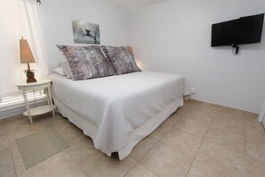2 bedrooms, iron/ironing board, travel cot, free WiFi