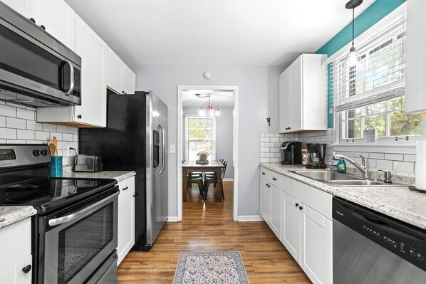 Fridge, microwave, oven, stovetop