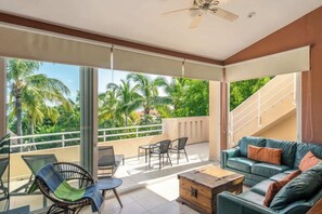 Téléviseur, bureau