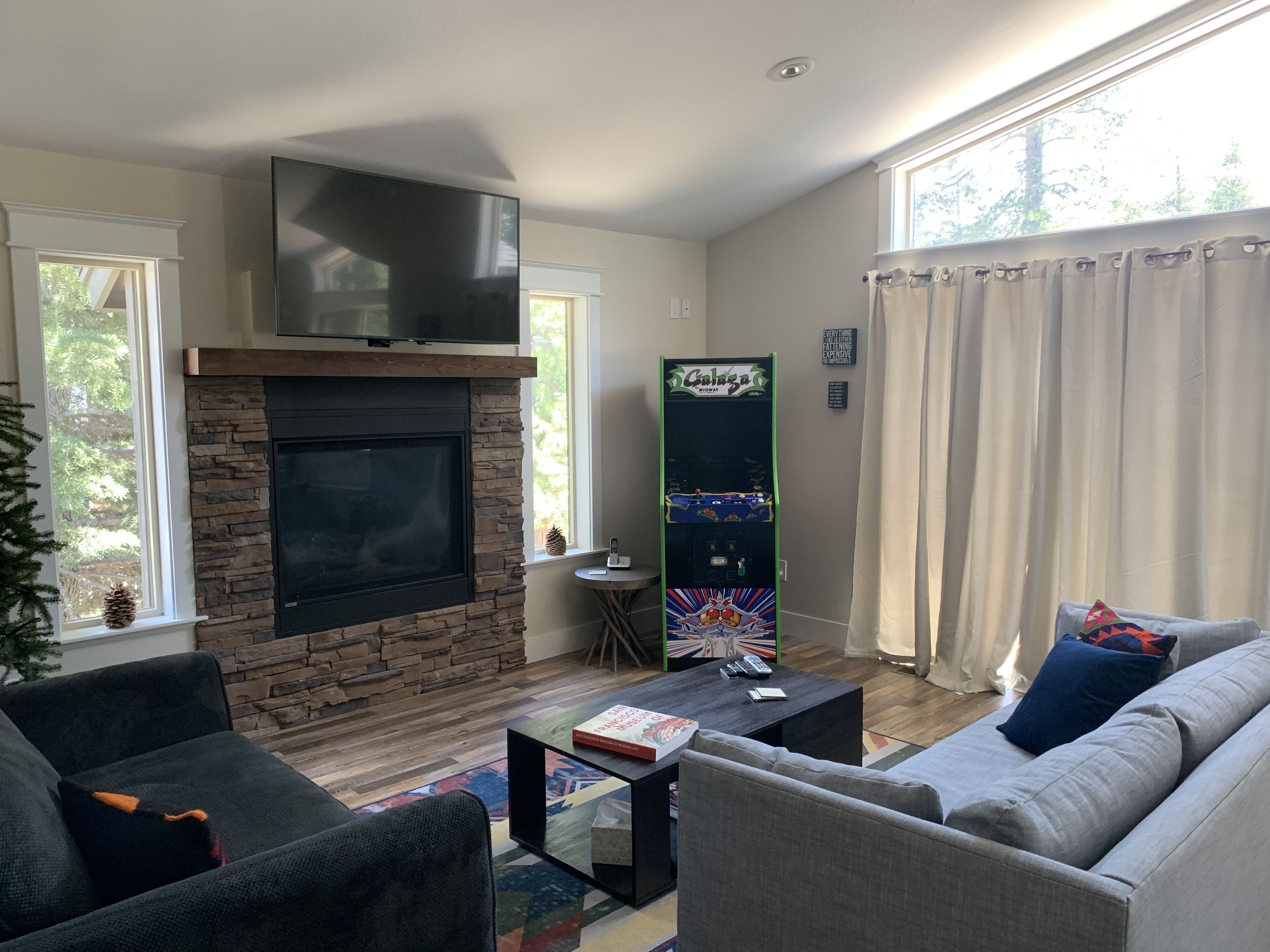 Minutes to Sierra. Kirkwood, Heavenly. New Home in South Lake Tahoe! 