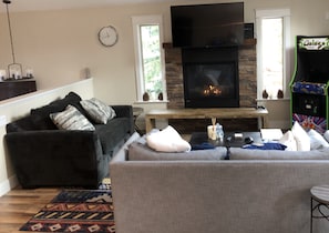 Living area - Minutes to Sierra. Kirkwood, Heavenly. New Home in South Lake Tahoe!  (South Lake Tahoe)