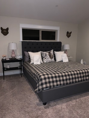 Room - Minutes to Sierra. Kirkwood, Heavenly. New Home in South Lake Tahoe!  (South Lake Tahoe)