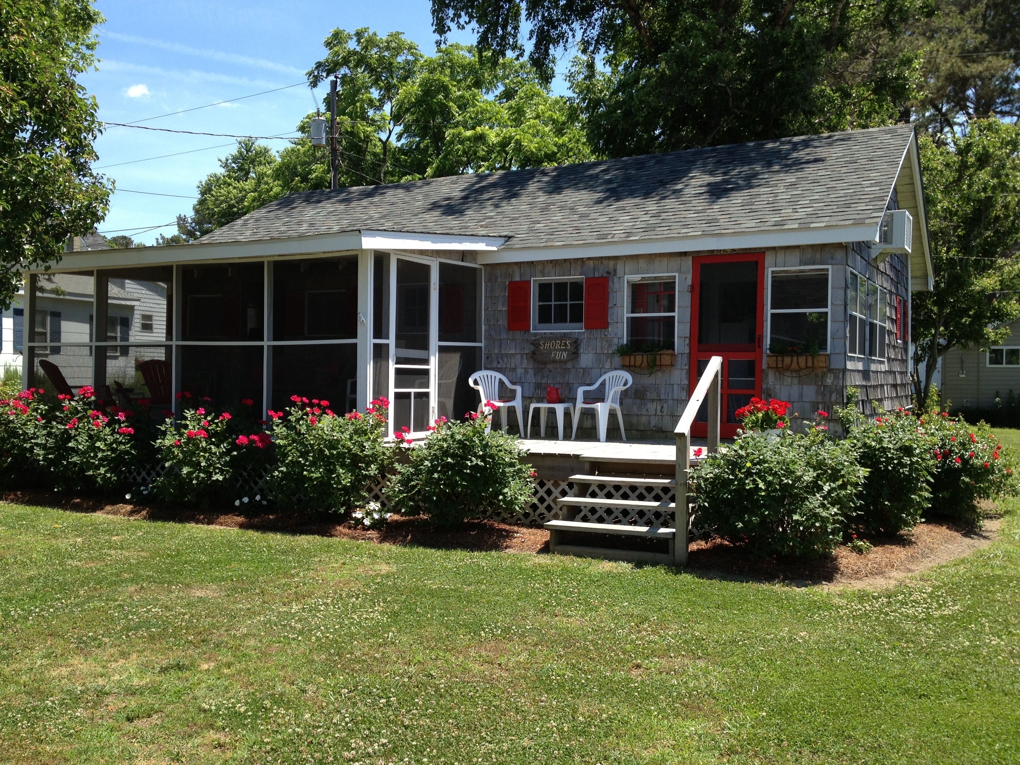Shore’s Fun overlooks the beautiful Chesapeake Bay.