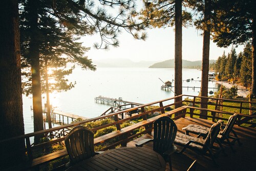 Sunny Lakefront Cabin West-Shore of Lake Tahoe