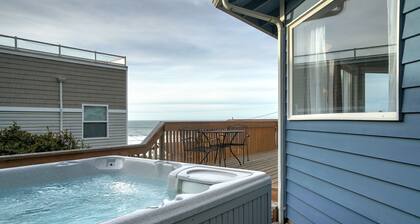 OctoMojo - 3b/3b - Views, Beach Access, Hot Tub, and Dog Friendly!