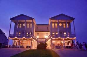 Exterior - 8 BR/6+ BA 2nd Row: Gated Community.  Beautiful Family House, vacation in style (Holden Beach)