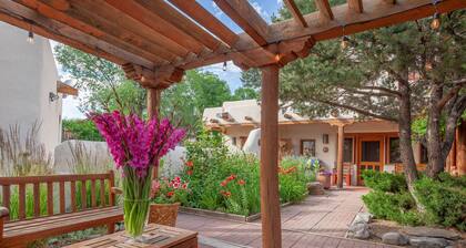 Come stay with us at La Posada de Taos ! Enjoy a unique and cozy space.