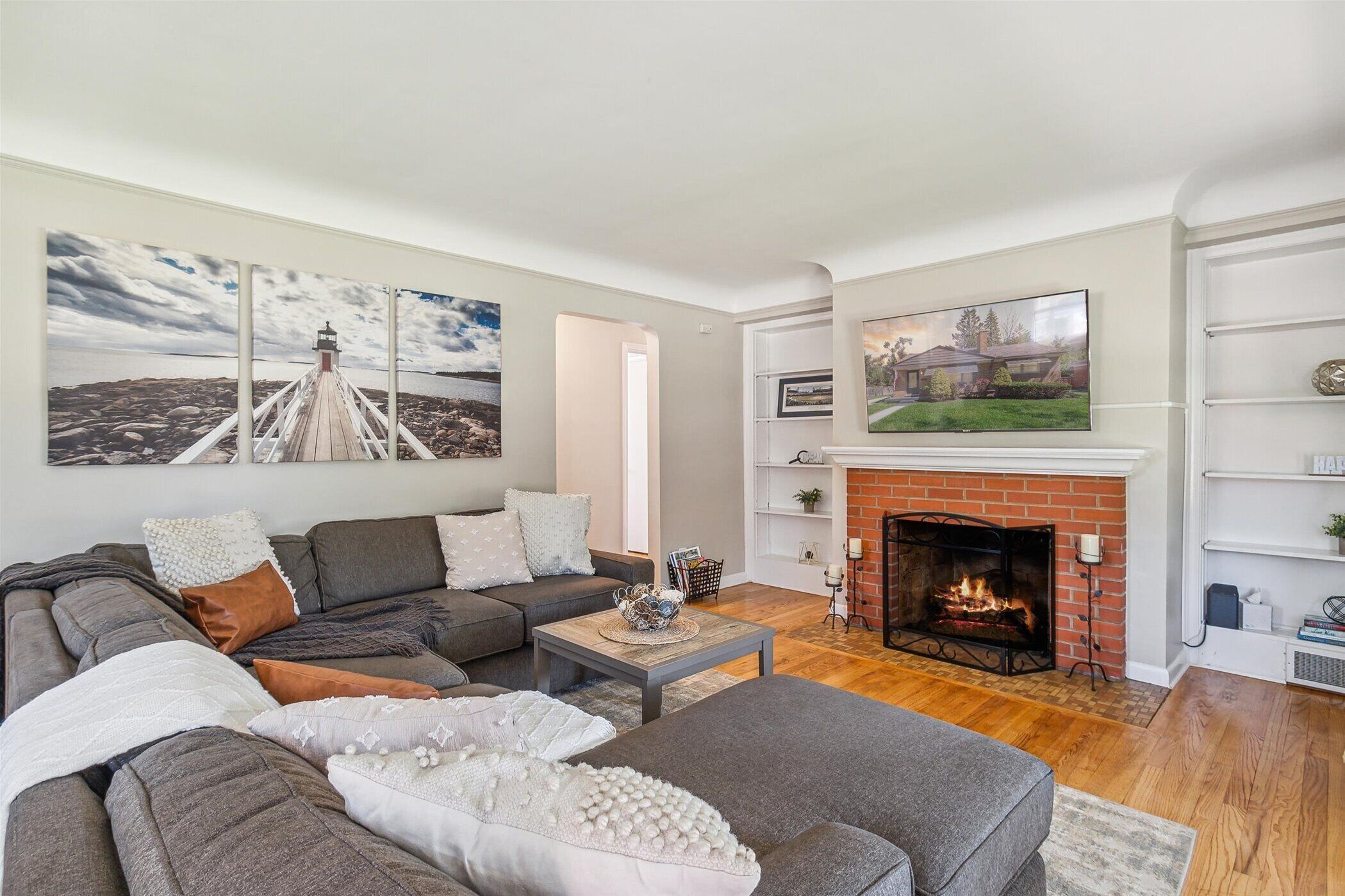 3 BR-Immaculate Comfort, Walk To Michigan Stadium!