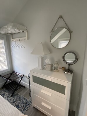 2 soverom, strykejern/-brett og wi-fi (inkludert)