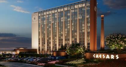 Lakefront, Kayaks, SUPs, Hot Tub & Boat Options