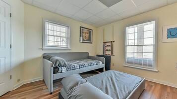 6 dormitorios, tabla de planchar con plancha, wifi gratis y ropa de cama