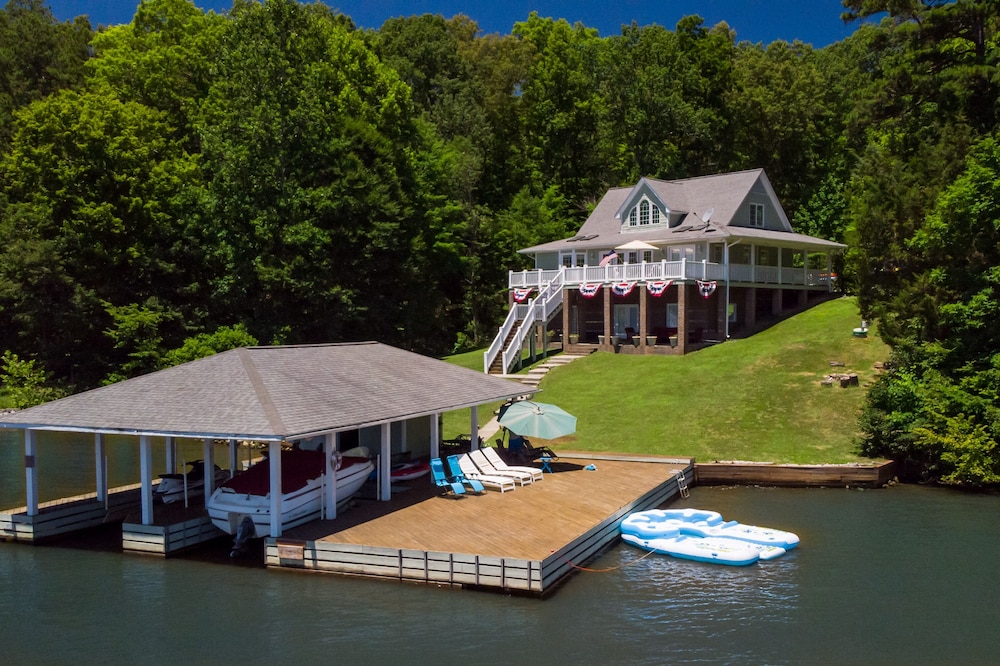Life is Better on The Lake. Large Hyco Home W/ Incredible Views & Boat Options!