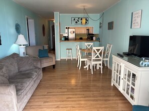 Smart TV, reproductor de DVD y libros 