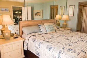 2 soverom, senger med overmadrass, strykejern/-brett og wi-fi