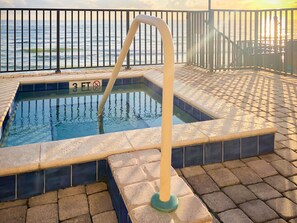 Et oppvarmet basseng