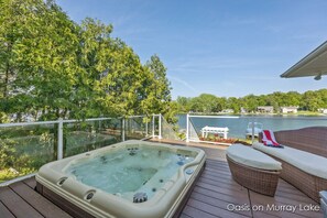 Terrace/patio - Oasis on Murray Lake, just NE of Grand Rapids (Lowell)
