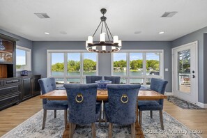 Dining - Oasis on Murray Lake, just NE of Grand Rapids (Lowell)