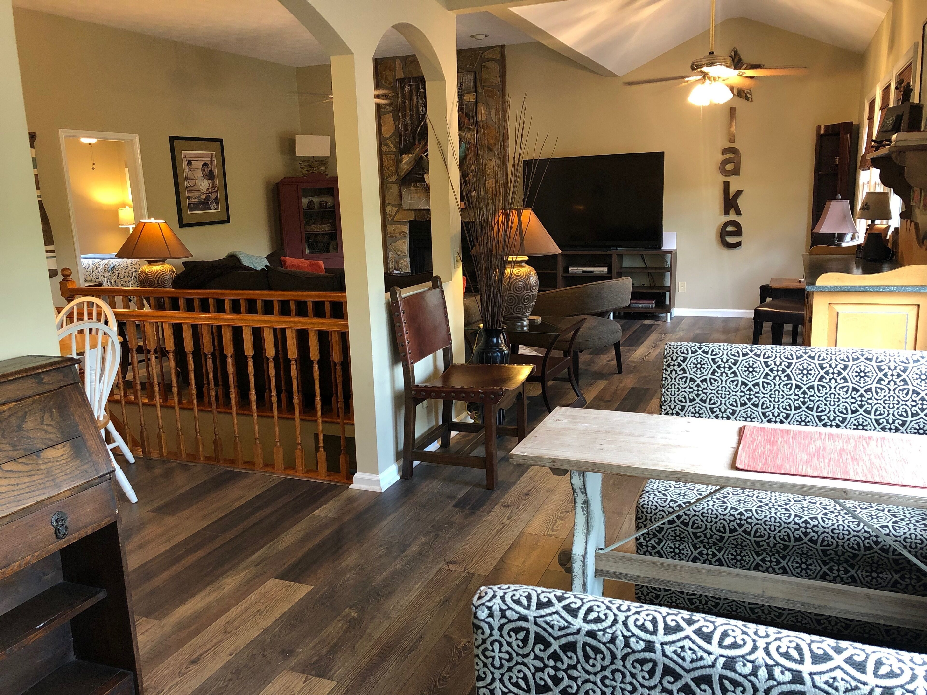 Relax & Enjoy in the North Georgia Mountains on Lake Lanier with beautiful views