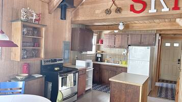 Frigorífic, microones, forn i placa de cuina