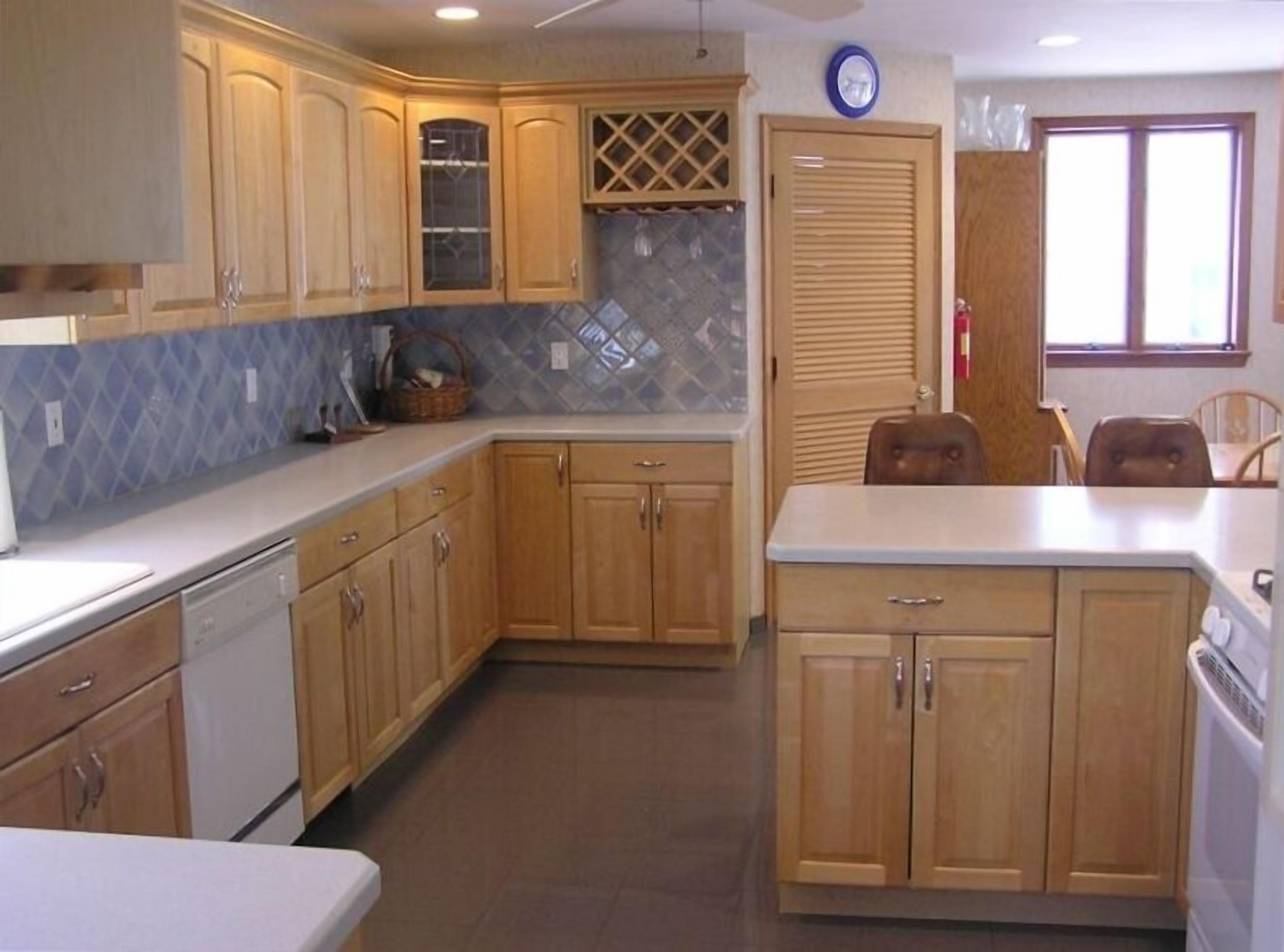 5 BR + Library/3.5 BA Renovated Victorian