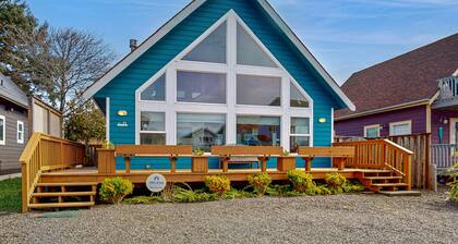 Dog-friendly cottage with WiFi, fireplace, full backyard, & ocean views