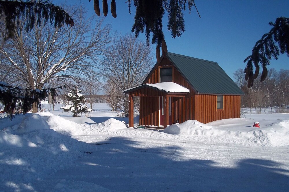 Tiny Cabin in Constableville at the foot of Tug Hill