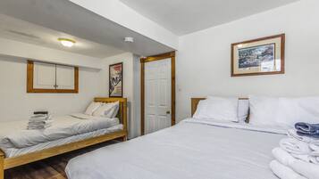 9 bedrooms, free WiFi, bed sheets