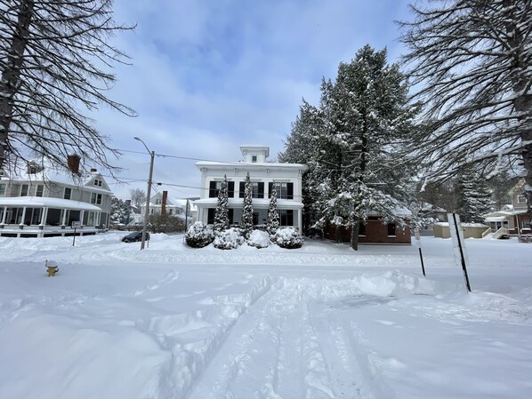 Exterior - Large duplex near MASSMoCA, MCLA (21) (North Adams)