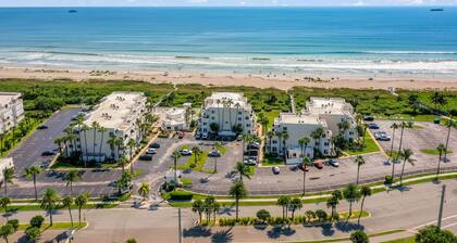 Tilava huoneisto AMAZING näkymä! Rauhallinen ranta! 5 minuuttia Port Canaveral!