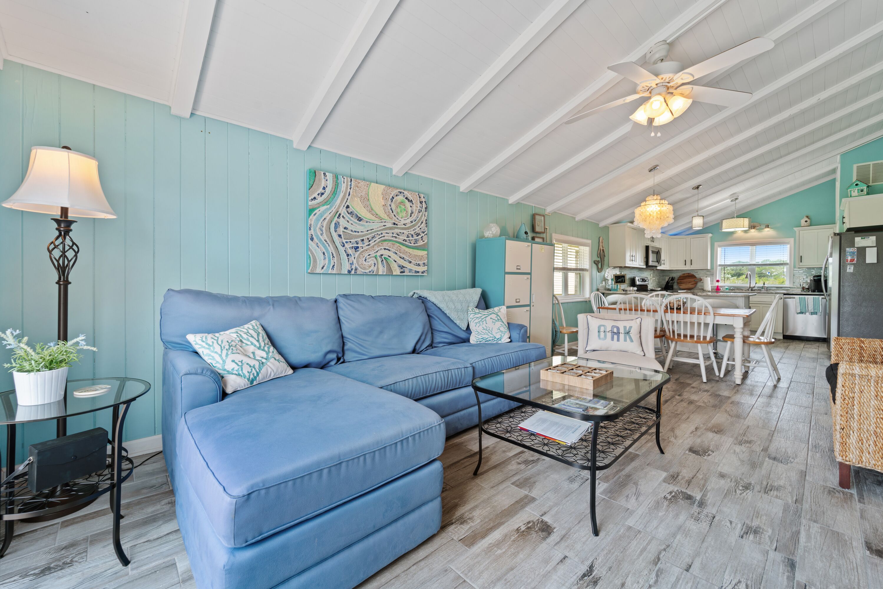 Family Time!!! 2nd Street from Beach Home - Newly Renovated & So Cute - Sleeps 6