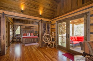 2 bedrooms, iron/ironing board, free WiFi, bed sheets - Paradise at the Rivers Edge! A Private Waterfront Log Cabin,snow ski/fish nearby (Waynesville)