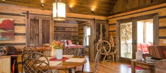 Paradise at the Rivers Edge! A Private Waterfront Log Cabin,snow ski/fish nearby