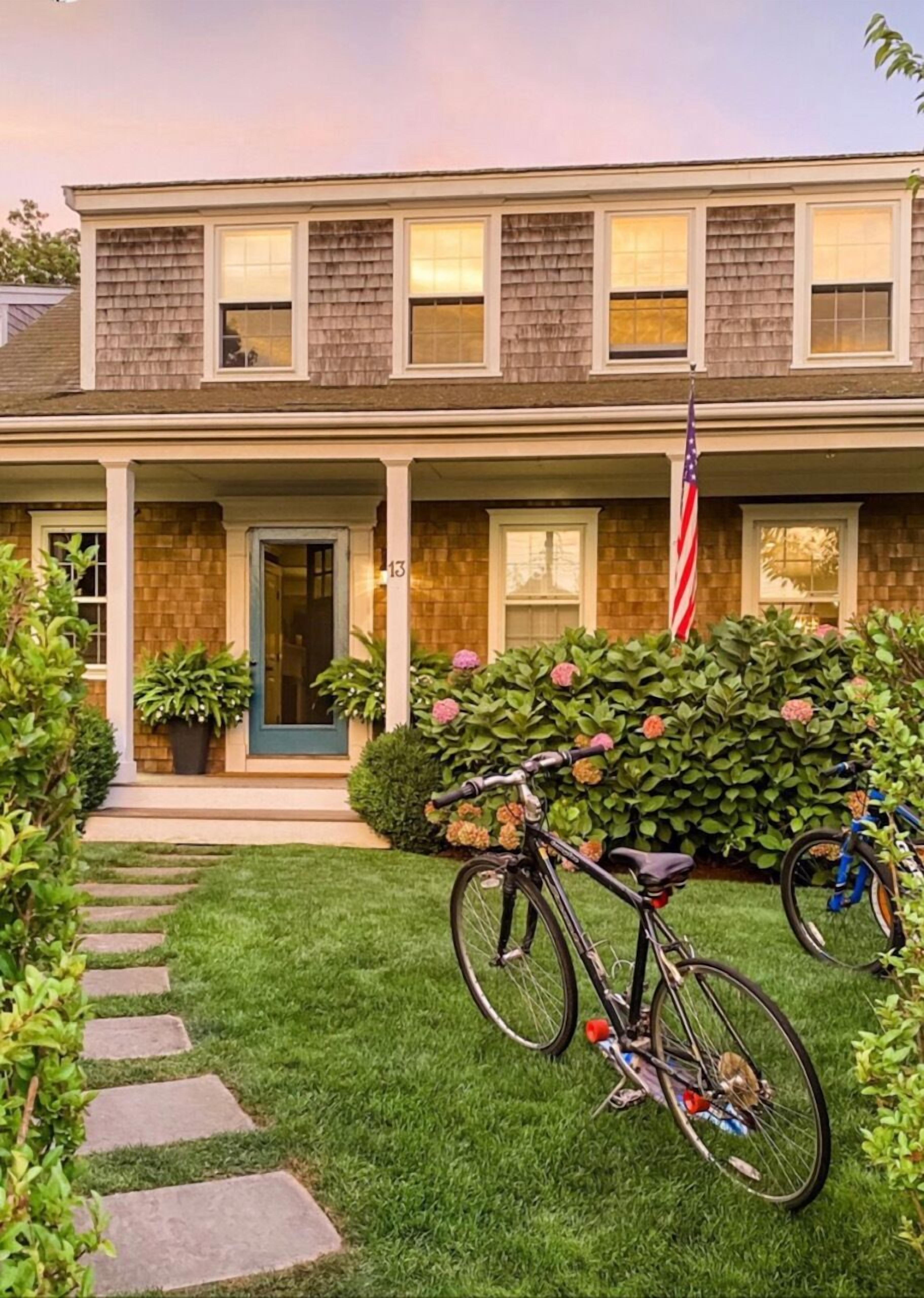 Newly Redecorated Charming Family Home Walking Distance To Main Street